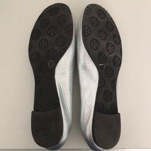 Tory Burch Shoes - Tory Burch Silver Flats Tory Burch Shoes - Tory Burch Silver Flats